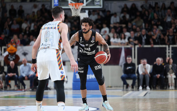 BM ON LBA/ Trento torna al successo in campionato, sconfitta Sassari 87-76