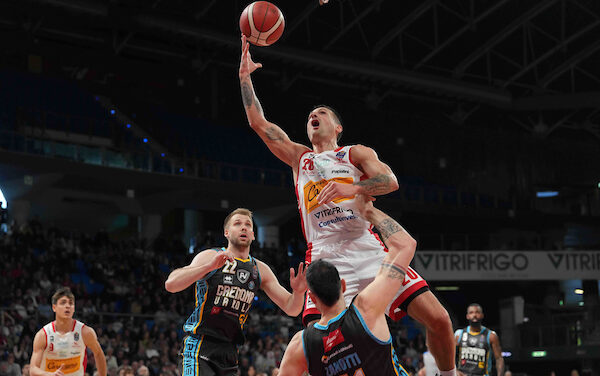 BM ON LBA/ Pesaro continua a sperare nella salvezza, sconfitta la Vanoli Cremona 91-86