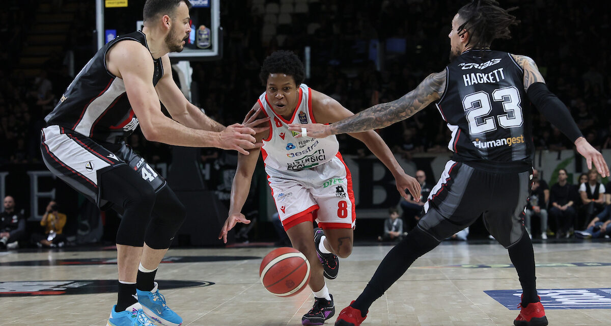 BM ON LBA/ CAPOLAVORO PISTOIA, ULTIMO QUARTO DA URLO E BOLOGNA ESPUGNATA: VIRTUS BATTUTA 100-93 – di EUGENIO PETRILLO