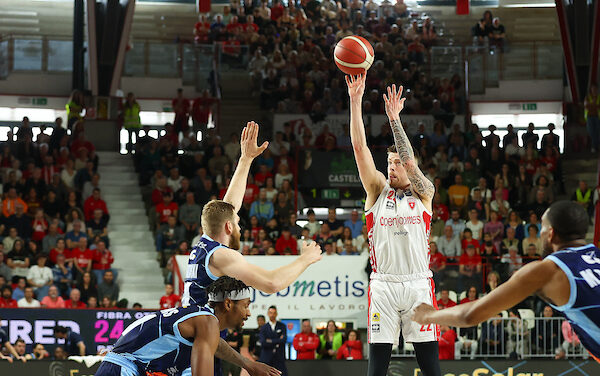 BM ON LBA/ Varese schianta un’esausta Napoli 113-79, respinto l’assalto di Pesaro – di Elio De Falco