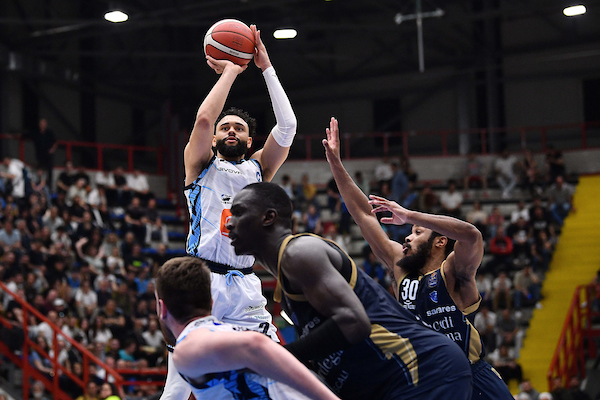 BM ON LBA/ Napoli ottiene una vittoria di squadra, Sassari cede 88-79 – di Elio De Falco