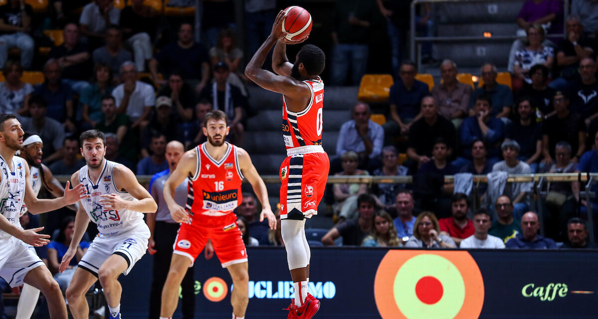 Allen, il grande assente di Forlì dopo il grave infortunio, ci crede:  “Questo gruppo può andare in A anche senza di me. Ho voluto restare qui vicino a squadra, club e tifosi. Tornare negli USA subito non sarebbe stato bello né professionale”