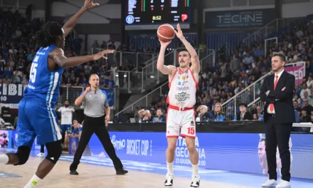 LORENZO SACCAGGI HA FESTEGGIATO IN GARA 2 CONTRO BRESCIA LE 250 PRESENZE CON LA CANOTTA DELL’ESTRA PISTOIA: “QUESTA È LA MIA SECONDA CASA, ORA PRONTI PER DARE TUTTO IN GARA-3”