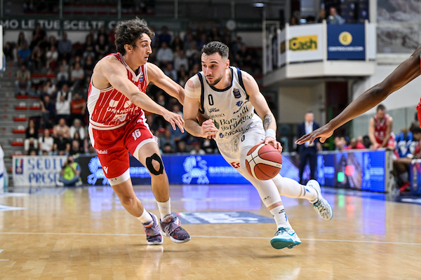 BM ON LBA/ Le Pagelle: Un dominante Cappelletti trascina Sassari alla vittoria, decisivi anche Tyree e Mckinnie. Non si salva nessuno nelle fila di Reggio Emilia – di Valerio Laurenti