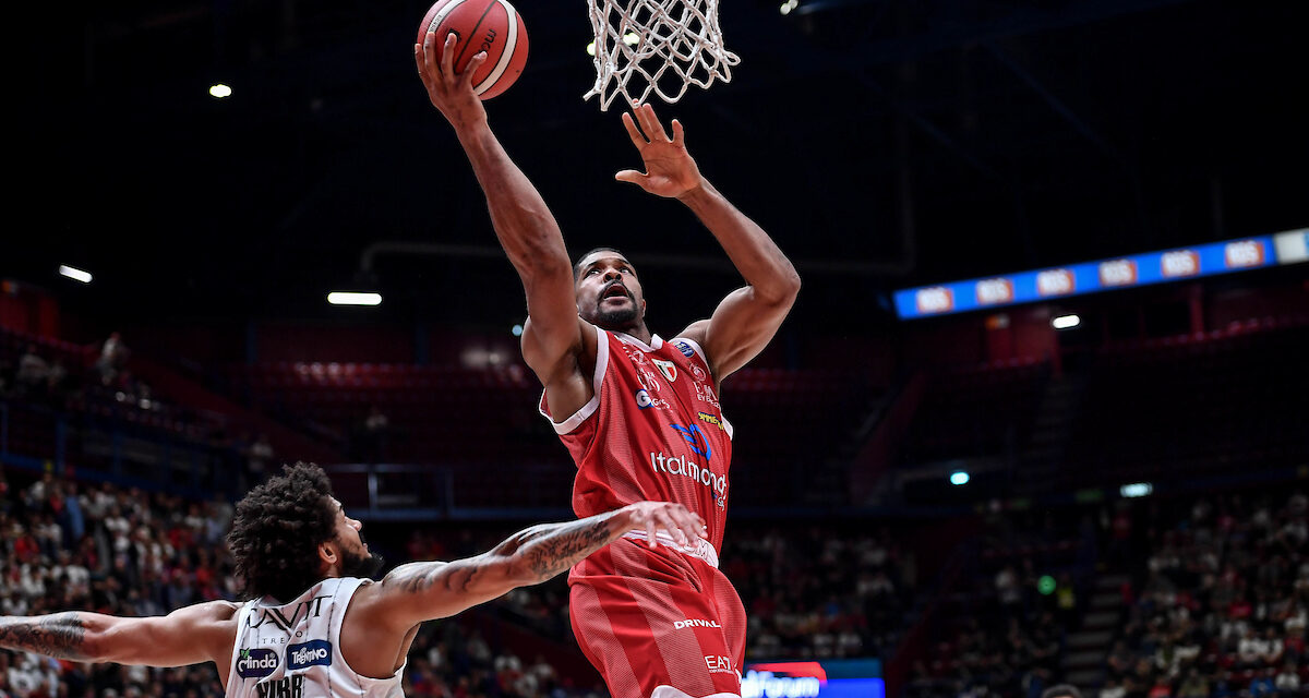 Kyle Hines annuncia il ritiro: “È stato un viaggio incredibile, non avrei pensato che il basket mi avrebbe portato così lontano”