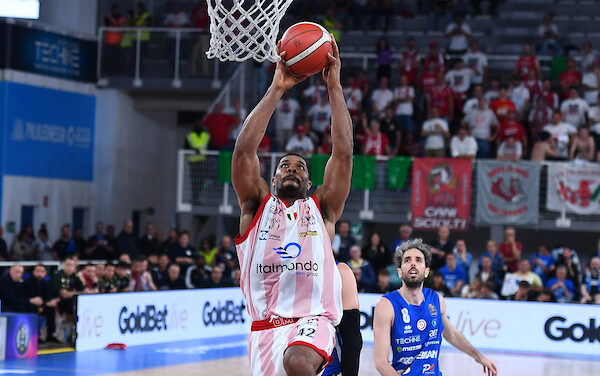 BM GAMEDAY LBA/G3 SEMIFINALI PLAYOFF/LE PAGELLE: NAPIER E RICCI SPEZZANO LA DIFESA BRESCIANA, MASSINBURG, COURNOOH E GABRIEL NON SI ARRENDONO MAI MA E’ HINES CHE METTE LA TRIPLA CHE CHIUDE LA SERIE di GIANFRANCO PEZZOLATO