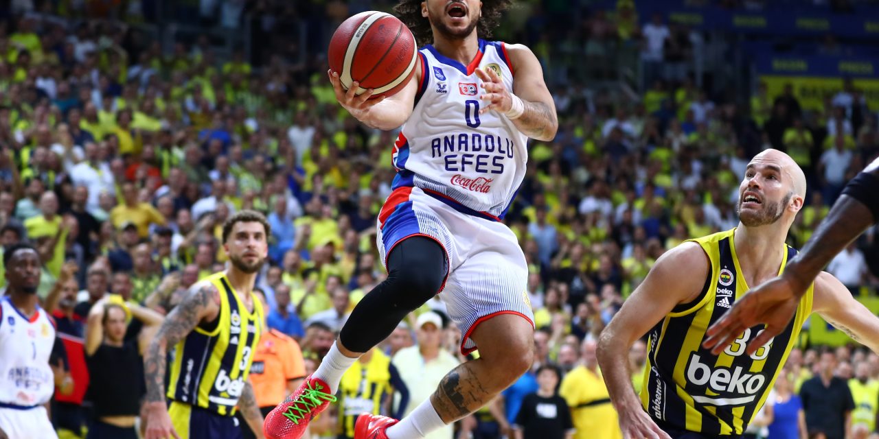 BM SULLE STRADE D’EUROPA / TURCHIA, FINALE: L’ANADOLU A FIL DI SIRENA SORPRENDE IL FENERBAHÇE. SERIE RIAPERTA – DI MATTEO CAZZULANI