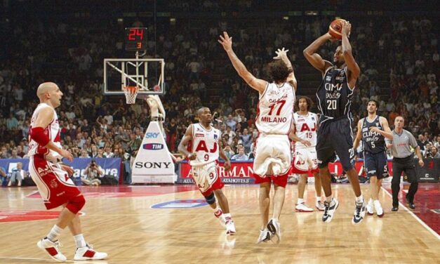 SU BM APPENA USCITO IN EDICOLA UN IMPERDIBILE POSTER STORICO IN RICORDO DI RUBEN DOUGLAS E DEL SUO TIRO-SCUDETTO ALL’ INSTANT REPLAY