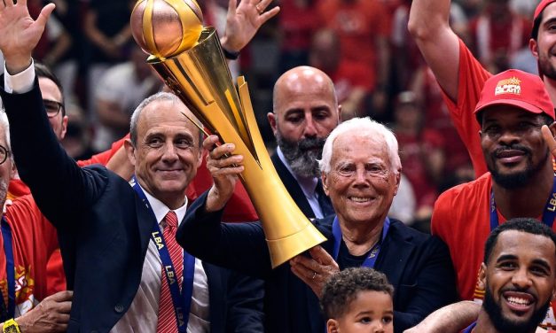 GLI AUGURI DI FELICE COMPLEANNO A GIORGIO ARMANI DA PARTE DI TUTTA LA FAMIGLIA DI BM