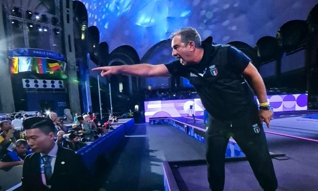 FOLIES OLYMPIQUES – Bracciate d’oro e stoccate di rabbia – di Mario Arceri