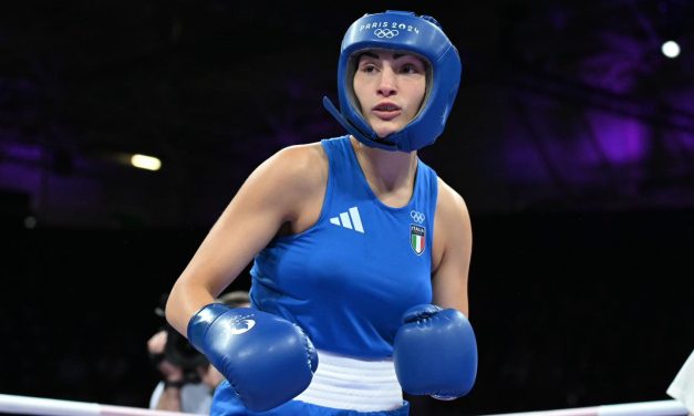 FOLIES OLYMPIQUES – Pugni pesanti – di Mario Arceri