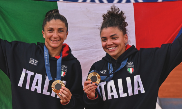 FOLIES OLYMPIQUES – L’impresa eccezionale di Sara e Jasmine – di Mario Arceri
