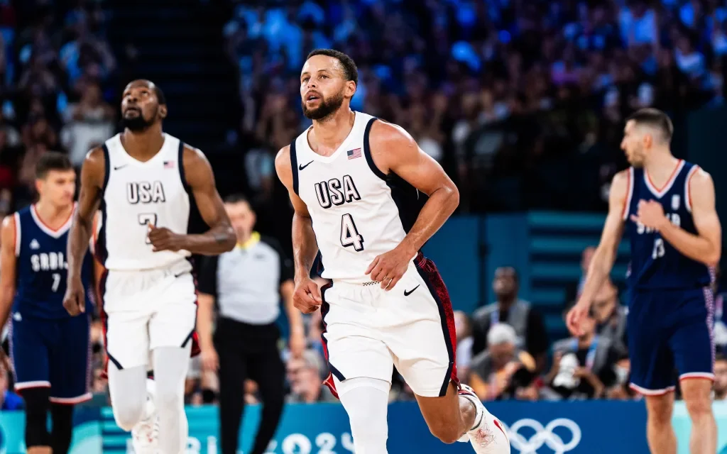 USA, Steph Curry dopo la vittoria sulla Serbia: “Loro sono una grande squadra. Decisivi i primi minuti del quarto periodo”