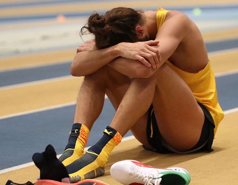 Italia, l’annuncio di Tamberi: “Questa notte mi sono svegliato alle 5 per un’altra colica renale. Scenderò in pedana ma non so come farò a saltare”