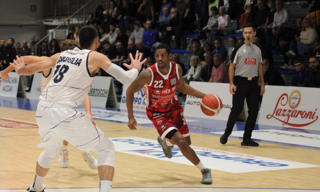BM ON A2/ RIMINI MANTIENE IL PRIMATO ED ESPUGNA ORZINUOVI. CANTÙ BATTE VERONA, BENE FORLÌ SU PESARO. ALTRO TONFO DI BRINDISI. A CIVIDALE IL DERBY CON UDINE