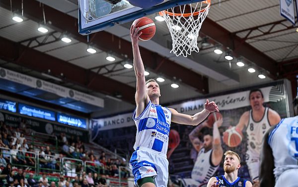 BM ON LBA/ Sassari rinasce, Napoli sprofonda, al PalaSerradimigni finisce 94-76 – di Elio De Falco