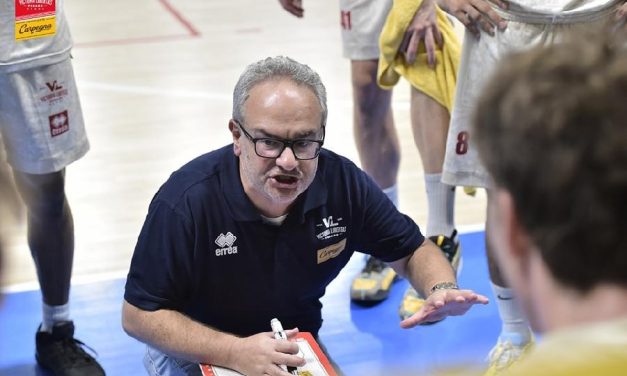 CLAMOROSO A PESARO, COACH SACRIPANTI SI DIMETTE