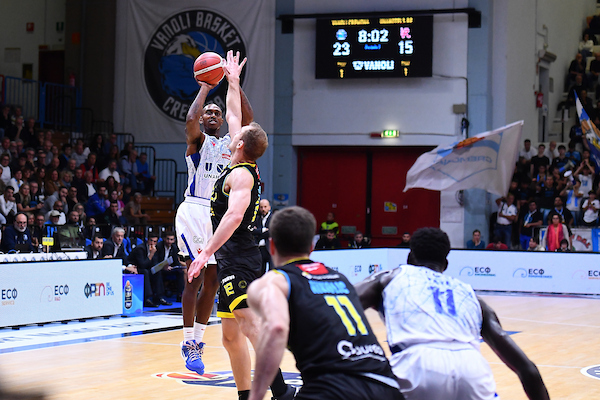 BM ON LBA/ Reggio Emilia la spunta nel finale, la Vanoli Cremona va ko 77-74 dopo un supplementare