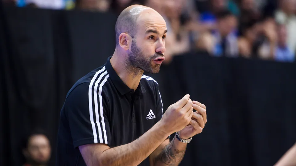 BM SPECIALE MERCATO / VASSILIS SPANOULIS UFFICIALE ALLA GUIDA DEL MONACO – DI MATTEO CAZZULANI
