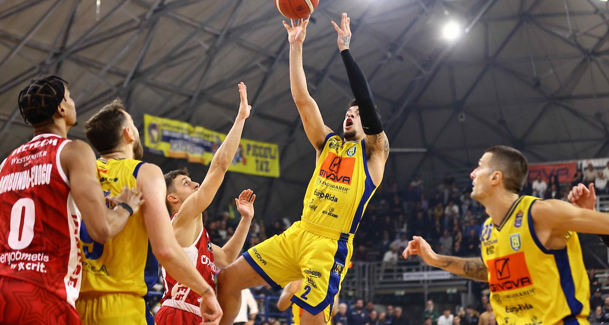BM ON LBA/ LE PAGELLE: GRAY RITORNA IN CAMPO E DIMOSTRA QUANTO FOSSE MANCATO, A LUI SI UNISCE SOROKAS E VARESE SI RITROVA CON IL SOLO HANDS A SOSTENERE L’ATTACCO – DI ALESSIO APICELLA