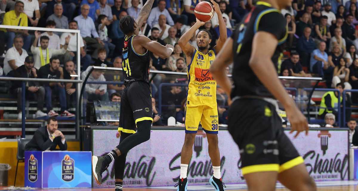 BM ON LBA/ LE PAGELLE: UNO STRAORDINARIO ELIJAH STEWART DA 35 PUNTI, PROTAGONISTA ASSOLUTO PER SCAFATI, RUMOREGGIA CONTRO CREMONA, TENUTA IN PIEDI DA LACEY – DI ALESSIO APICELLA