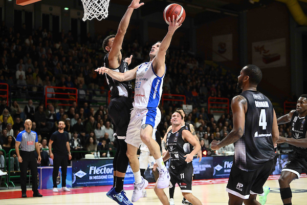 BM GAMEDAY LBA/ Brescia la spunta nel finale, una combattiva Tortona va ko 85-78 – di Valerio Laurenti