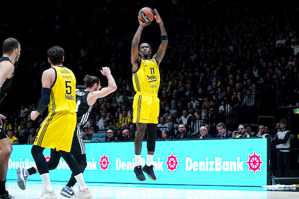 BM ON EUROLEGA/ LE PAGELLE DI VIRTUS-FENERBAHCE:  HYES-DAVIS E GUDURIC NEL FINALE PUNISCO UNA BUONA VIRTUS – di RICCARDO PIRRO’
