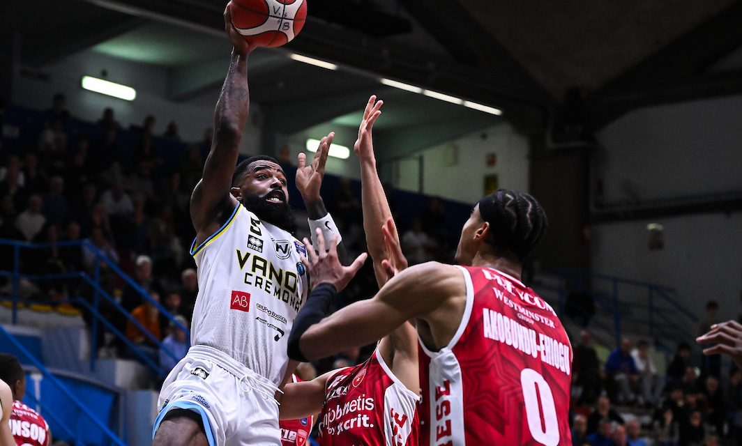 BM ON LBA / DAVIS DISINTEGRA VARESE E LE SUE SPERANZE DI PERMAMENZA IN LBA: CREMONA VINCE IL DERBY 78-60 – DI ANTONIO CATALANO
