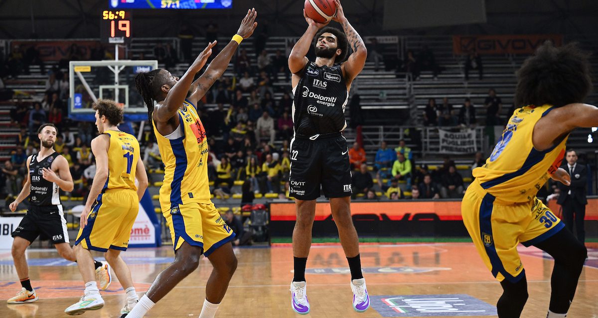 BM ON LBA/ LE PAGELLE: STEWART, GRAY E PINKINS CI PROVANO MA TRENTO, TRAINATA DA FORD E ZUKAUSKAS, ALLA FINE LA SPUNTA – DI ALESSIO APICELLA