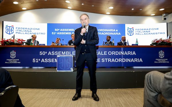 Gianni Petrucci confermato presidente della FIP: rieletto con il 70,83% dei voti, lo sfidante Guido Valori raggiunge appena il 23,96% – di Valerio Laurenti