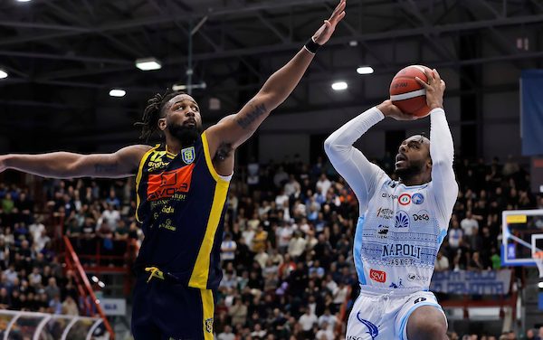 BM ON LBA/ PULLEN SPEZZA LA MALEDIZIONE DI NAPOLI, SCAFATI KO 96-94 DOPO UN SUPPLEMENTARE – DI ELIO DE FALCO