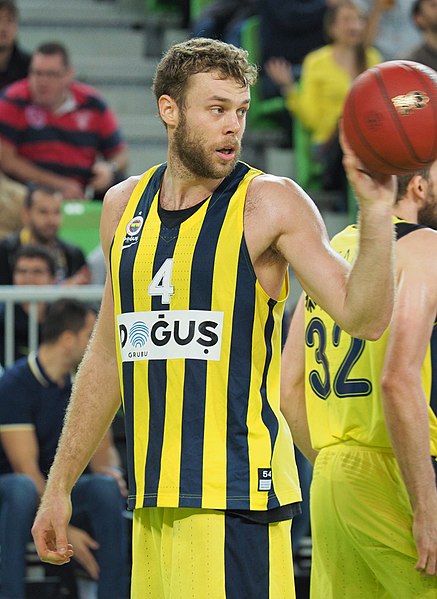 ITALIANI ALL’ ESTERO: FONTECCHIO E MELLI MOMENTO NO, ALTALENANTE LO ZALGIRIS DI TRINCHIERI