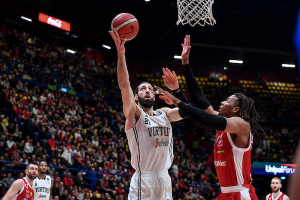 BM GAMEDAY LBA/ MVP TIME: TOKO SHENGELIA TRASCINA LE VU NERE AL FORUM DI ASSAGO – di RICCARDO PIRRO’