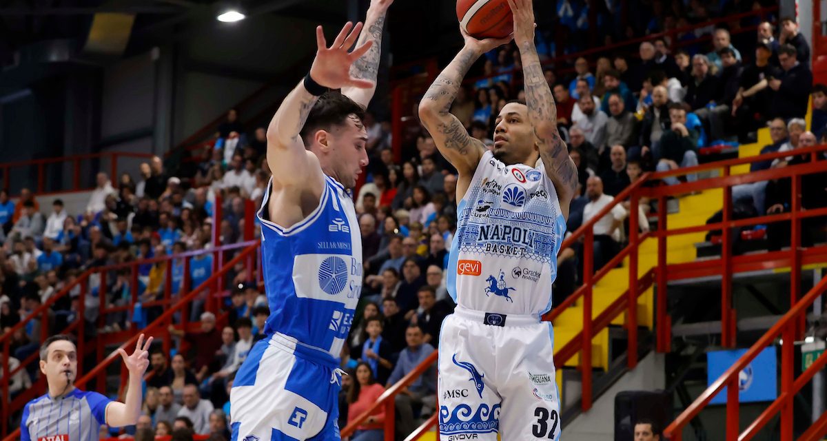 BM ON LBA/ CHE VITTORIA PER NAPOLI! UNA SASSARI NEL CAOS NON REGGE IL RITMO DEI PADRONI DI CASA-DI MATTEO CAPPELLI