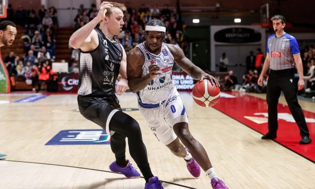 BM ON LBA/ DERTHONA BEFFATA, REGGIO EMILIA CORSARA A CASALE – DI MARGHERITA RUSSO