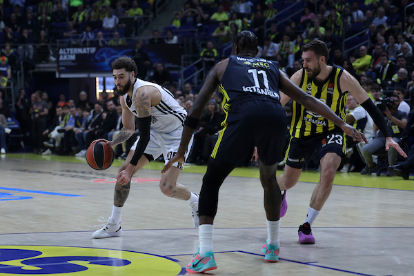 BM DA EUROLEGA/ LE PAGELLE DI FENERBAHCE-VIRTUS: GUDURIC E MCCOLLUM ROVINANO LA SUPER SERATA DI SHENGELIA- di RICCARDO PIRRO’