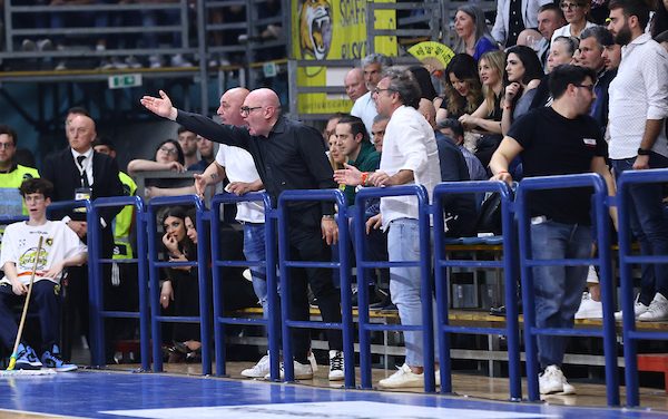 Scafati, Nello Longobardi avrebbe intenzione di querelare l’arbitro Gonella