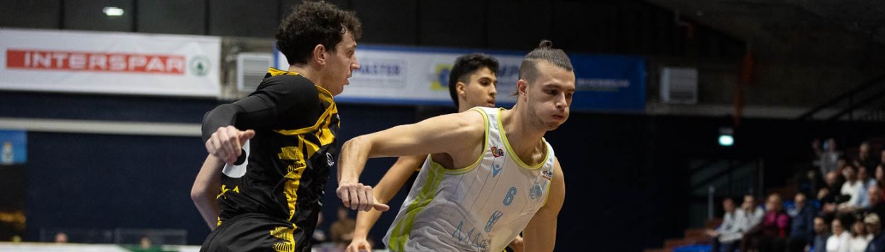 BM ON SERIE B/ Nel girone A Treviglio Brianza fa suo il big match con Legnano, San Vendemiano sconfigge Lumezzane. Nel B Roseto travolge la NPC Rieti, Jesi sorprende Ruvo di Puglia