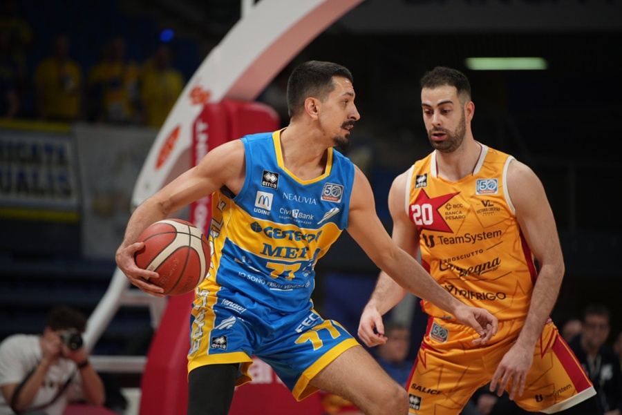 BM ON A2/ IL. PUNTO PESARO: LA VL DIMOSTRA ANCORA L’ INESPUGNABILITA’ DELLA VITRIFRIGO ARENA CONTRO CIVIDALE – DI LEONARDO PIANOSI