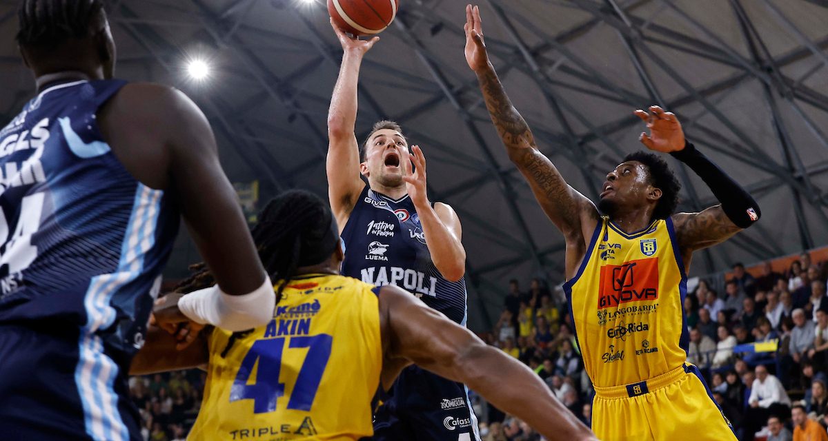 BM ON LBA/ SCAFATI NON ENTRA IN CAMPO NEL TERZO QUARTO, PROVA A RECUPERARE MA NAPOLI CONTROLLA E VA A VINCERE IL DERBY 91-81 – DI ALESSIO APICELLA