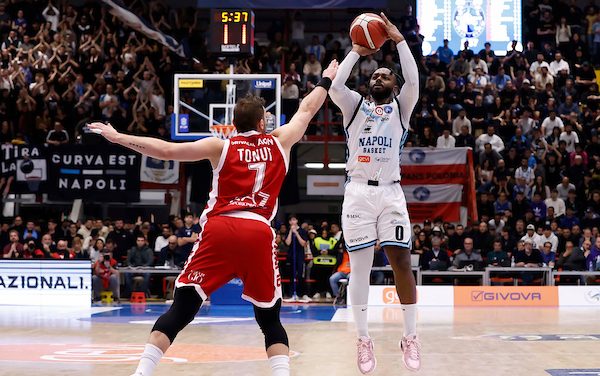 BM ON LBA/ Le Pagelle: Pullen e Green fanno gioire Napoli, anche l’ex Pangos è decisivo. Si salvano solo Leday e Mirotic nelle fila di Milano – di Valerio Laurenti