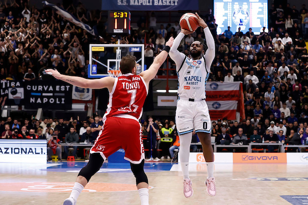 BM ON LBA/ Le Pagelle: Pullen e Green fanno gioire Napoli, anche l’ex Pangos è decisivo. Si salvano solo Leday e Mirotic nelle fila di Milano – di Valerio Laurenti