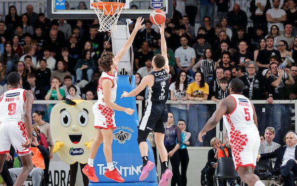 BM ON LBA/ Trento torna al successo, Pistoia va al tappeto 87-64