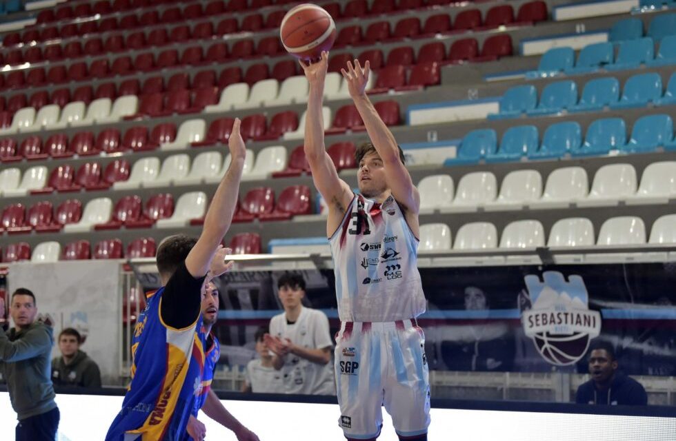 Buono scrimmage tra la Real Sebastiani Rieti e la Virtus Roma 1960 al PalaSojourner : i reatini vincono 64-56
