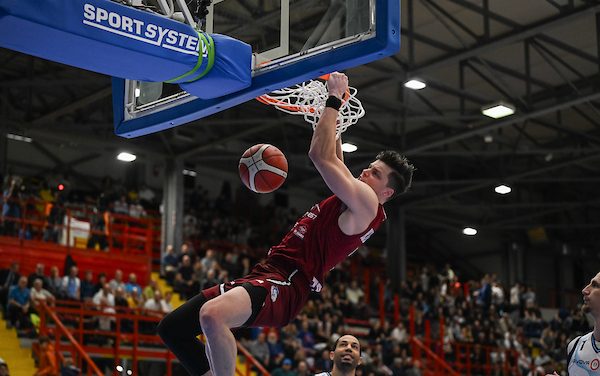 BM ON LBA/ TRAPANI CORRE E AGGANCIA LA VIRTUS, A NAPOLI PASSA 77-95 – DI ELIO DE FALCO