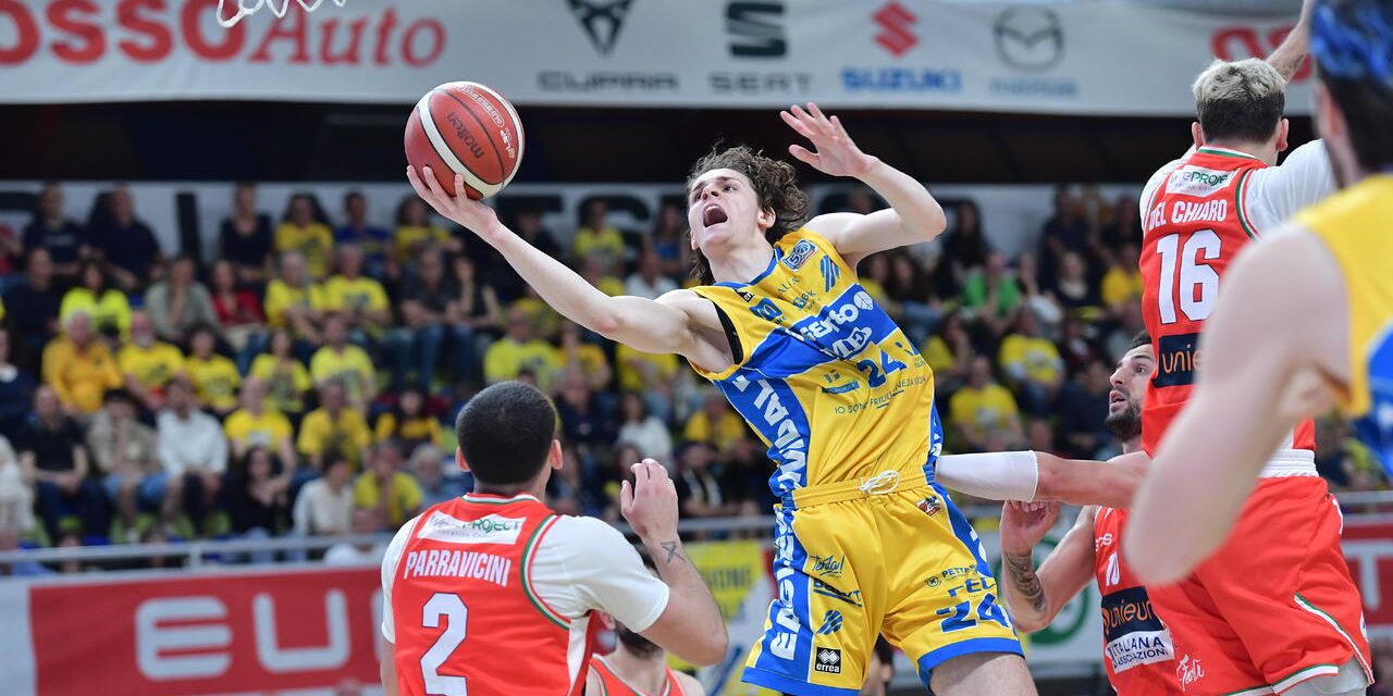 BM ON A2/ Playoff – Quarti di finale: Cividale si impone anche in gara 2 e vola sul 2-0, Forlì ko 82-74