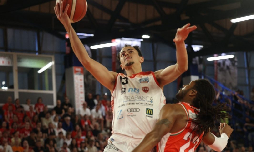 BM ON PLAYOFF A2/ SEMIFINALE GARA2: AL FLAMINIO È BAGARRE TOTALE, MA NEL FINALE LA SPUNTA RIMINI: FORLÌ BATTUTA 83-78 – di ALBERTO FOSCHI