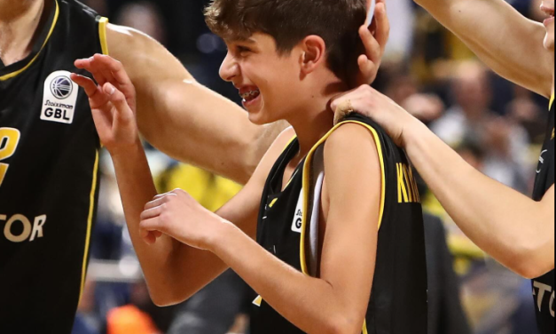 Paris Klontzaris diventa il più giovane esordiente nel campionato greco a 14 anni, 4 mesi ed 1 giorno