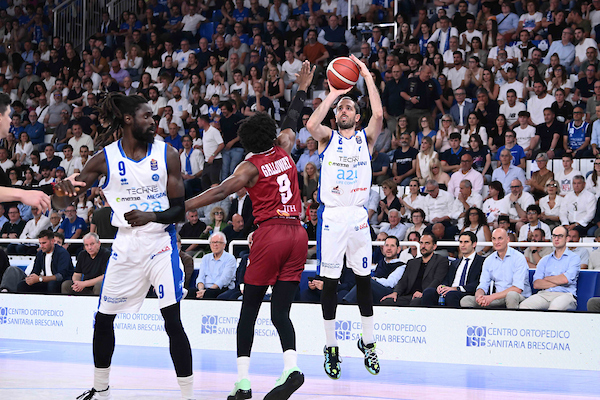 BM GAME DAY LBA/ SEMIFINALE PLAYOFF GARA 3 : Brescia batte Trapani 92-86 e raggiunge la prima storica finale Scudetto – di Riccardo Chiorzi