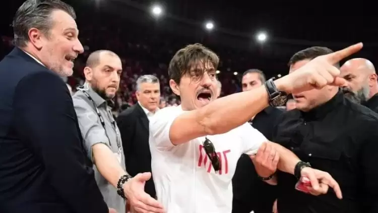 Olympiakos, il presidente Angelopoulos accusa il patron del Panathinaikos Giannakopoulos: “Ha avuto un comportamento vomitevole, chiediamo al Governo il suo immediato arresto”. Interviene il Governo greco, rinvia gara 3 e minaccia la sospensione del campionato